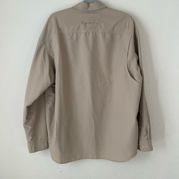 Duluth trading tan vented button up‎ - Picture 2 of 5